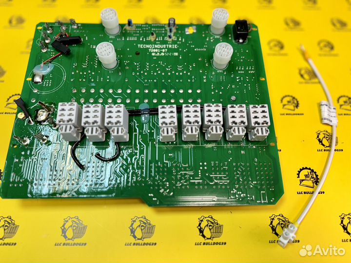 Блок предохранителей Merlo 048035