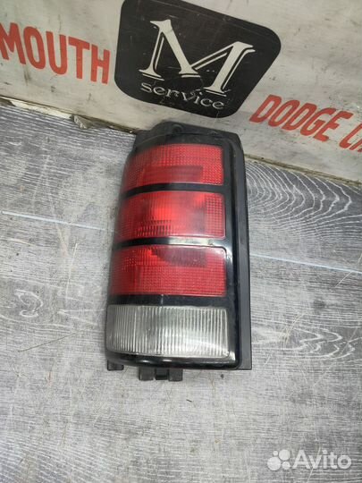 Фонарь задний левый для Dodge Caravan 2
