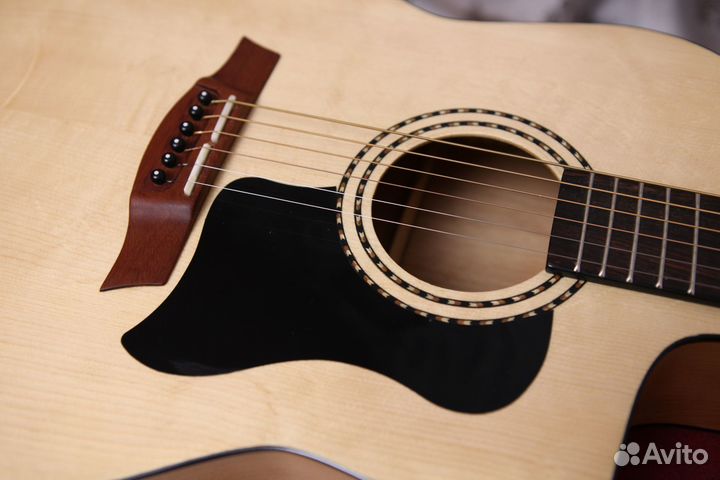 Акустическая гитара