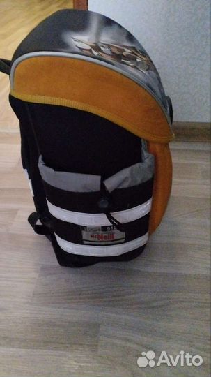 Школьный рюкзак (ранец)