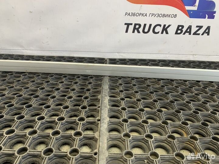 Направляющая шторки спальника Man TGX