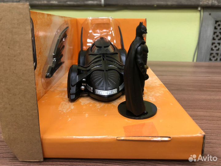 Jada 1/24 Batman & Batmobile