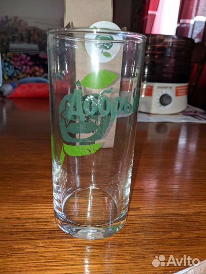 Тарелка стеклянная, стаканы стеклянные