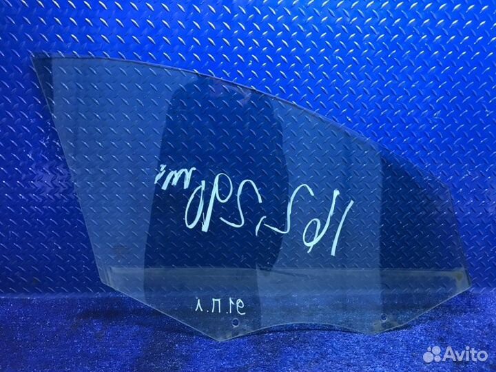 Стекло двери переднее левое Volvo Xc60