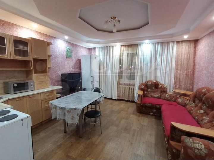 2-к. квартира, 58 м², 1/10 эт.