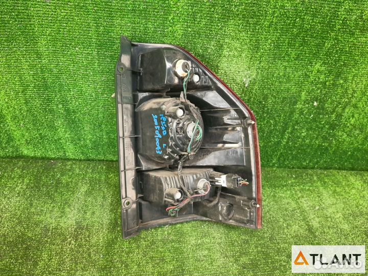 Фонарь задний левый mitsubishi pajero