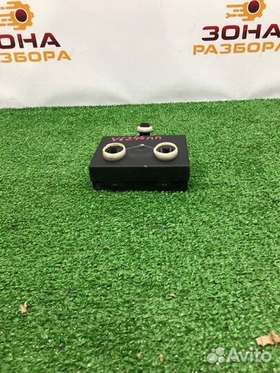 Блок управления дверьми передний правый Volkswagen