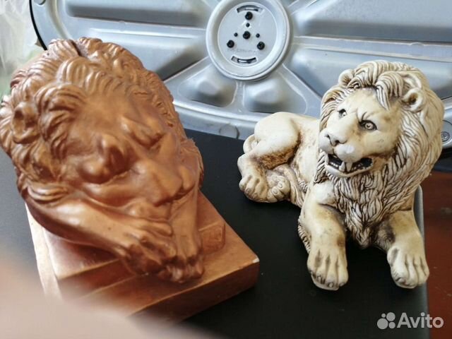 Статуэтки львов