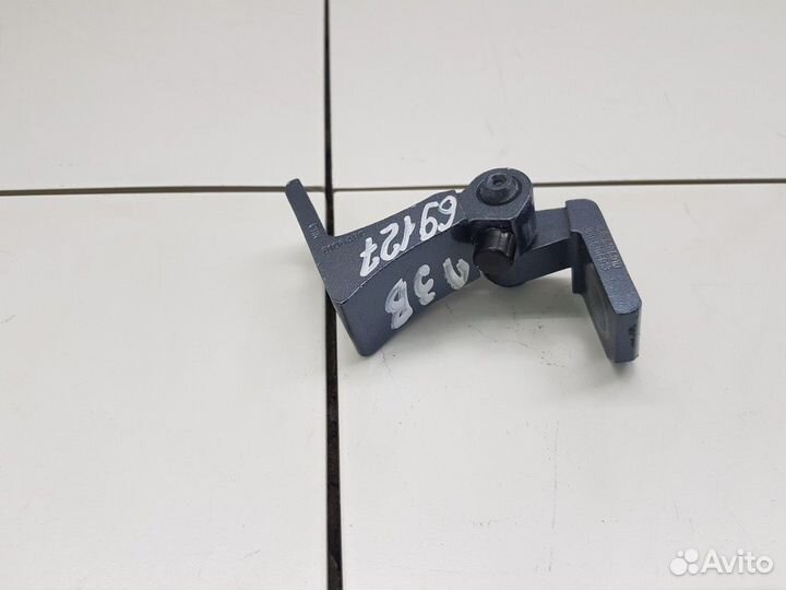 Петля двери задняя левая нижняя