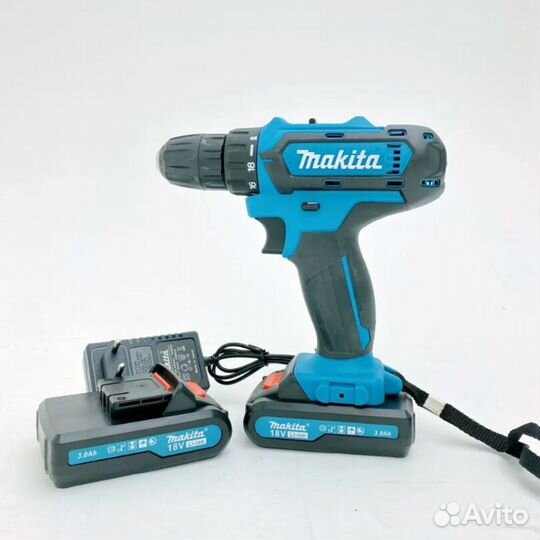 Шуруповерт Makita 18V с набором бит