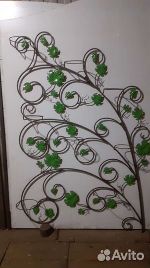 Настенная подставка для цветов