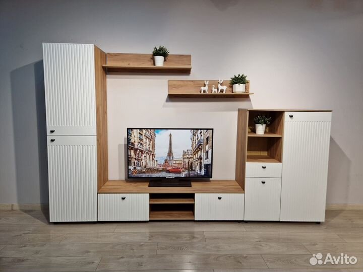 Стенка в гостиную новая