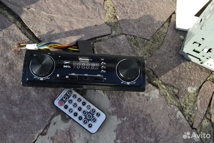 Магнитола Pioneer с USB