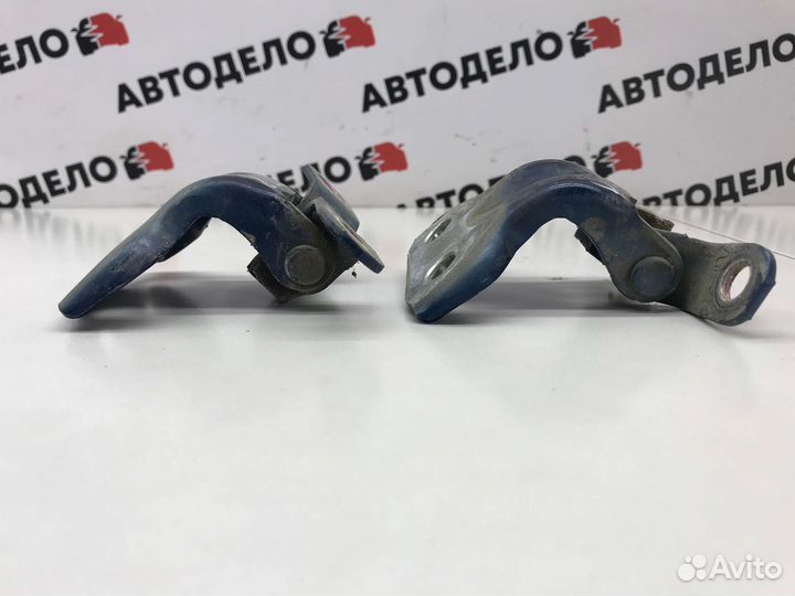 Петли задней правой Daihatsu Gran Move 2000 г