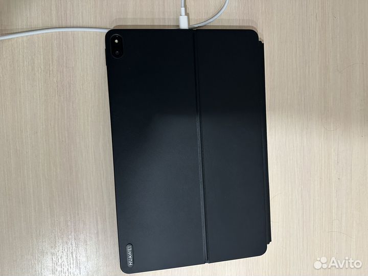 Huawei matebook e go