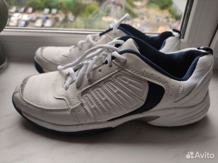 Кроссовки 40-41 размер