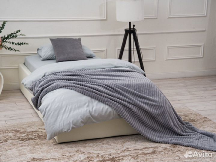 Кровать новая. цена за полный комплект