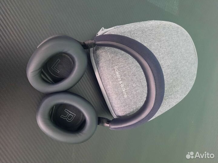 Беспроводные наушники Bowers&Wilkins