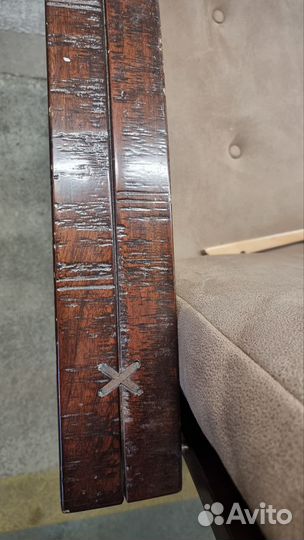 Кресло с замшевыми подушками