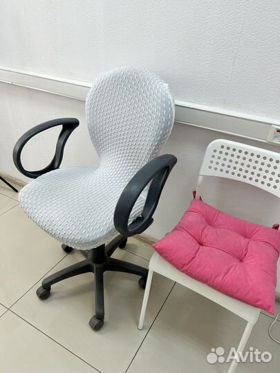 Компьютерное кресло.Стул на колесиках