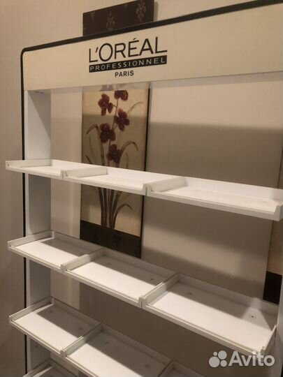 Стеллаж L'Oreal для салона красоты