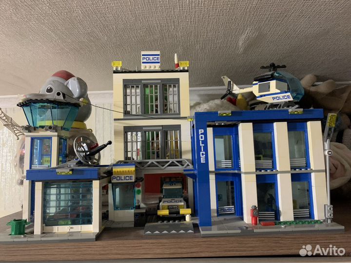 Lego city полицейский участок