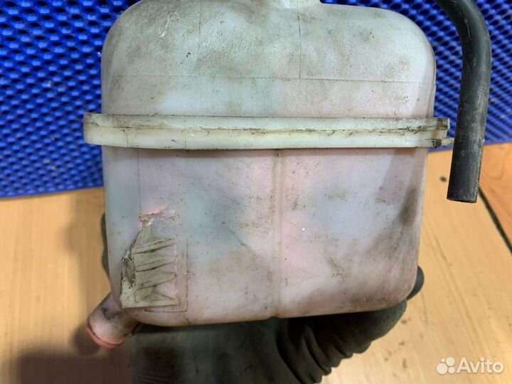 Бачок расширительный Kia Sportage 2 2004—2008