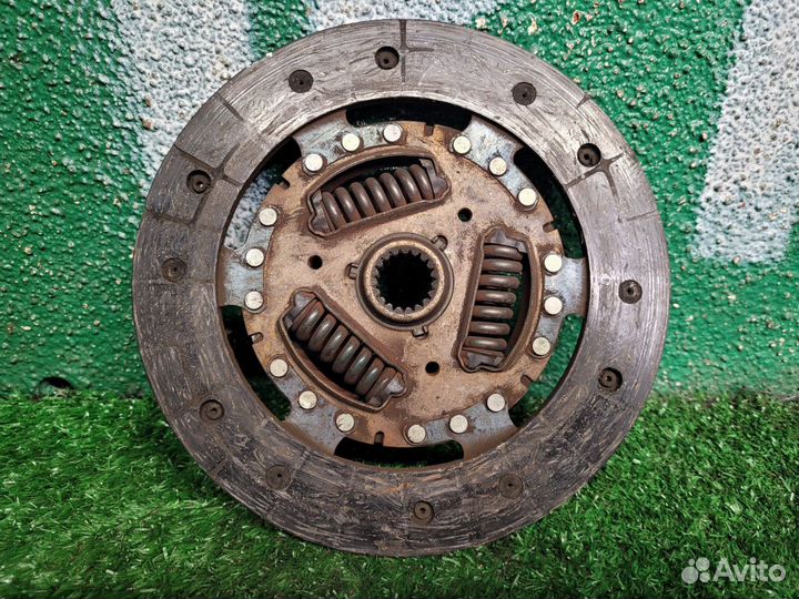 Диск сцепления на Toyota Yaris 1 1SZ