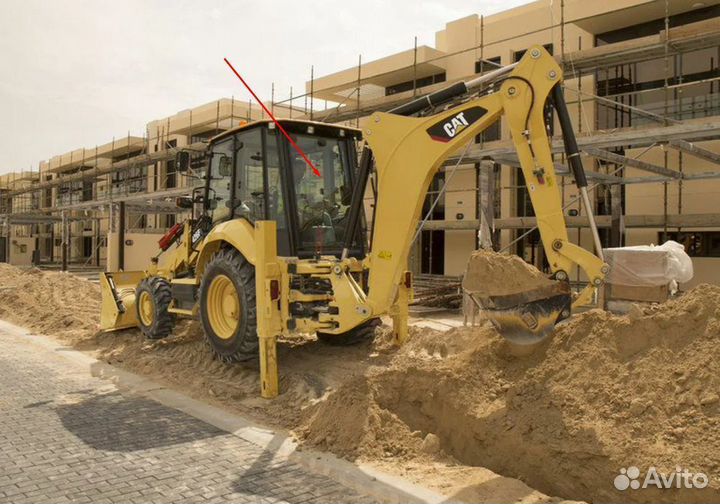 Стекло заднее для погрузчика Caterpillar 426