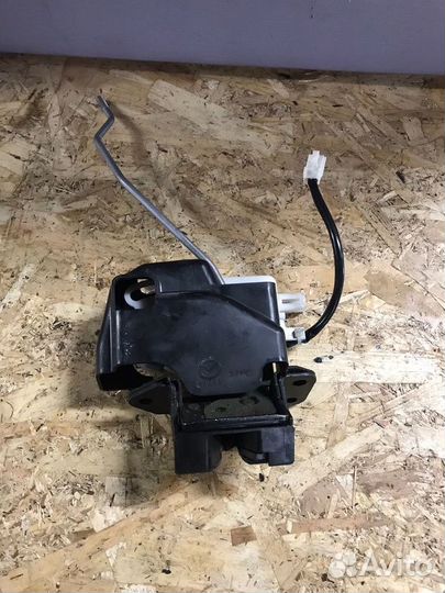 Активатор замка багажника Mitsubishi Outlander CU