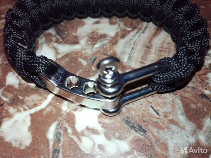 Туристический браслет из паракорда