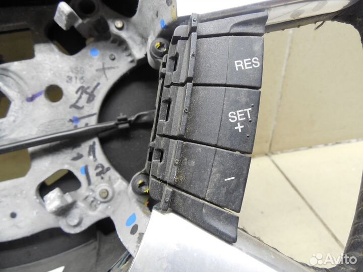 Рулевое колесо для AIR BAG (без AIR BAG) Kuga 2008