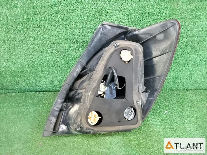 Фонарь задний левый toyota spacio