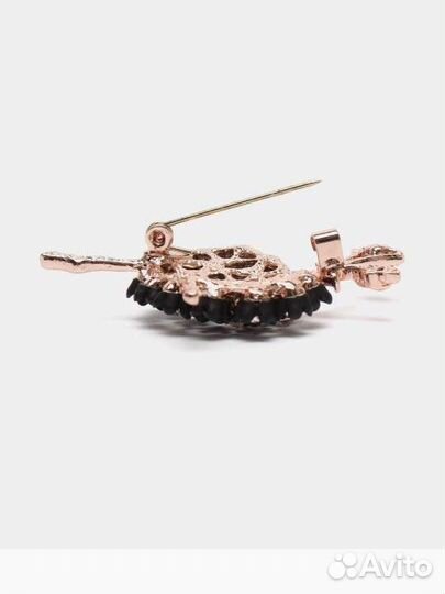 Новая брошь