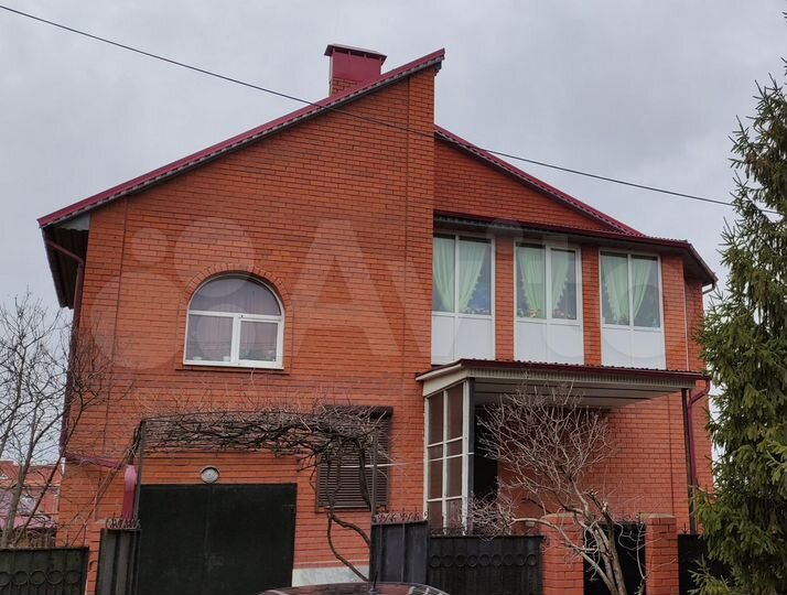 Дом 383 м² на участке 8,05 га