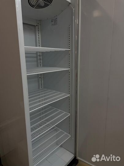 Холодильный шкаф