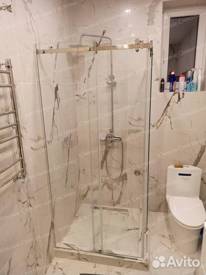 Душевая стеклянная кабина