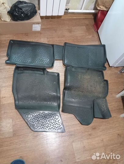 Автомобильные коврики резиновые Чери Тиго 4