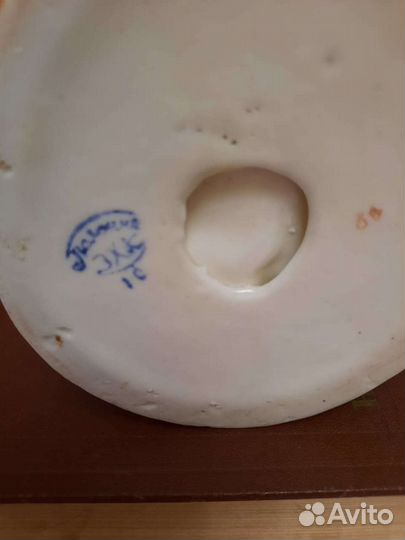 Статуэтка фарфор