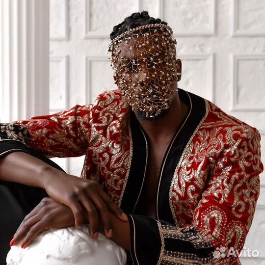 Прокат золотой маски из веточек