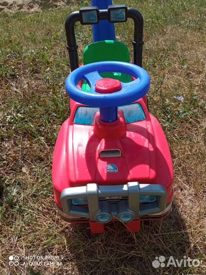 Детская машина каталка с ручкой бу