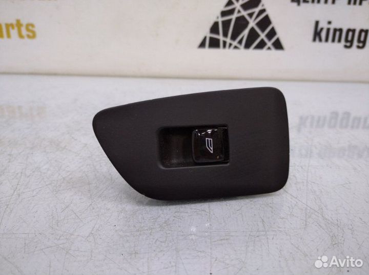 Кнопка стеклоподъемника задняя правая Volvo S90 2
