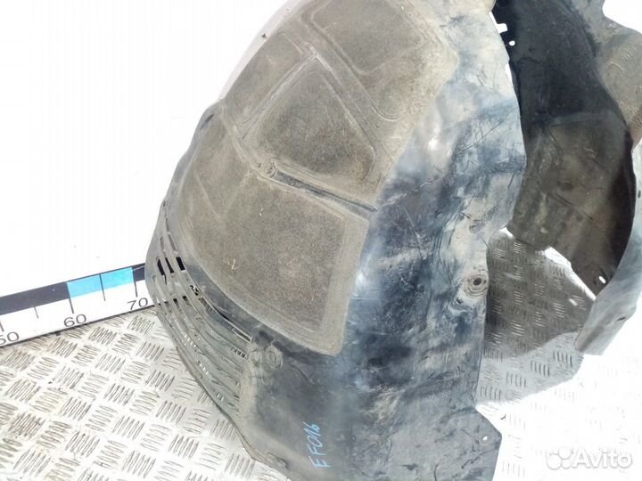 Б/У Подкрылок передний правый#002