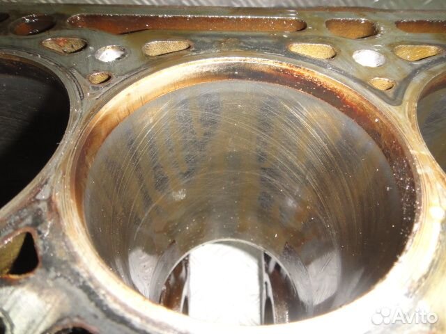 Блок двс Renault K7M 1.6 голый б\у