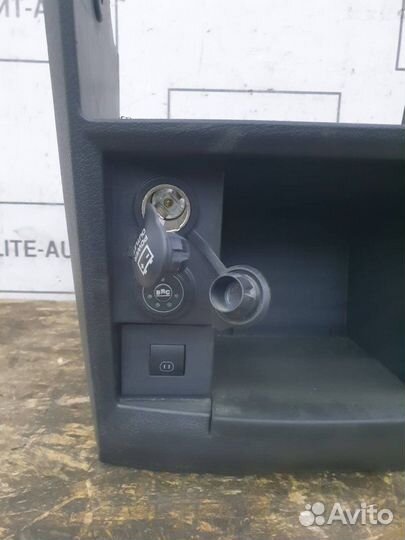 Вещевой ящик Dodge Grand Caravan 5 3.8 2010