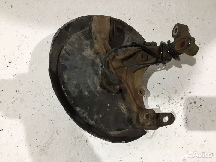 Кулак задний Audi A4 B6