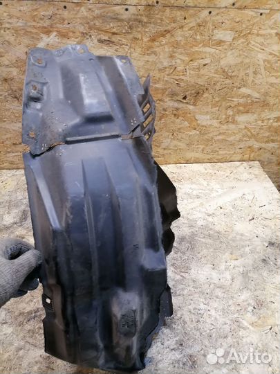 Mitsubishi Lancer 10 подкрылок передний правый