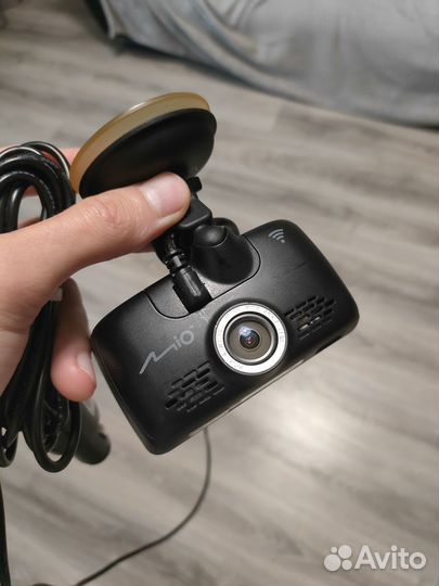 Автомобильный видеорегистратор Mio MiVue 688