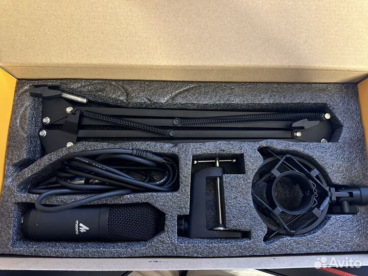 Конденсаторный микрофон, пантограф, держатель