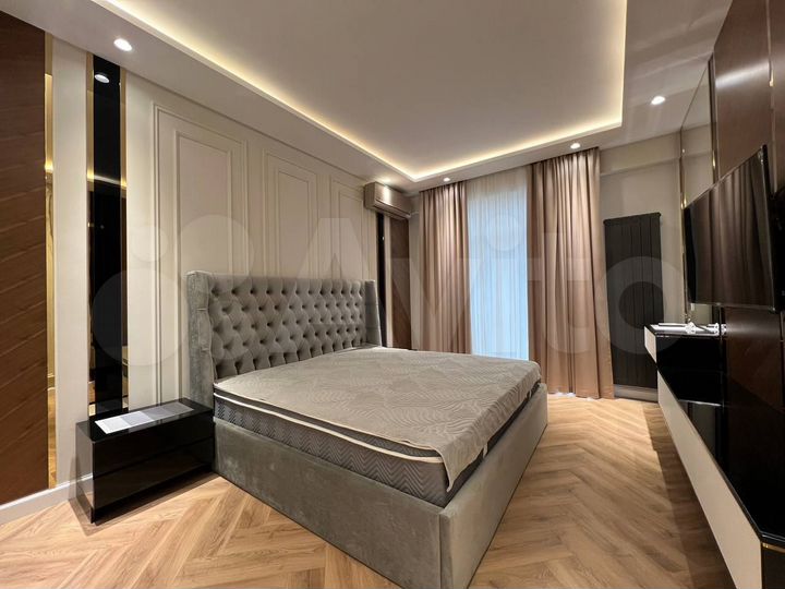 3-к. квартира, 90 м², 14/21 эт.